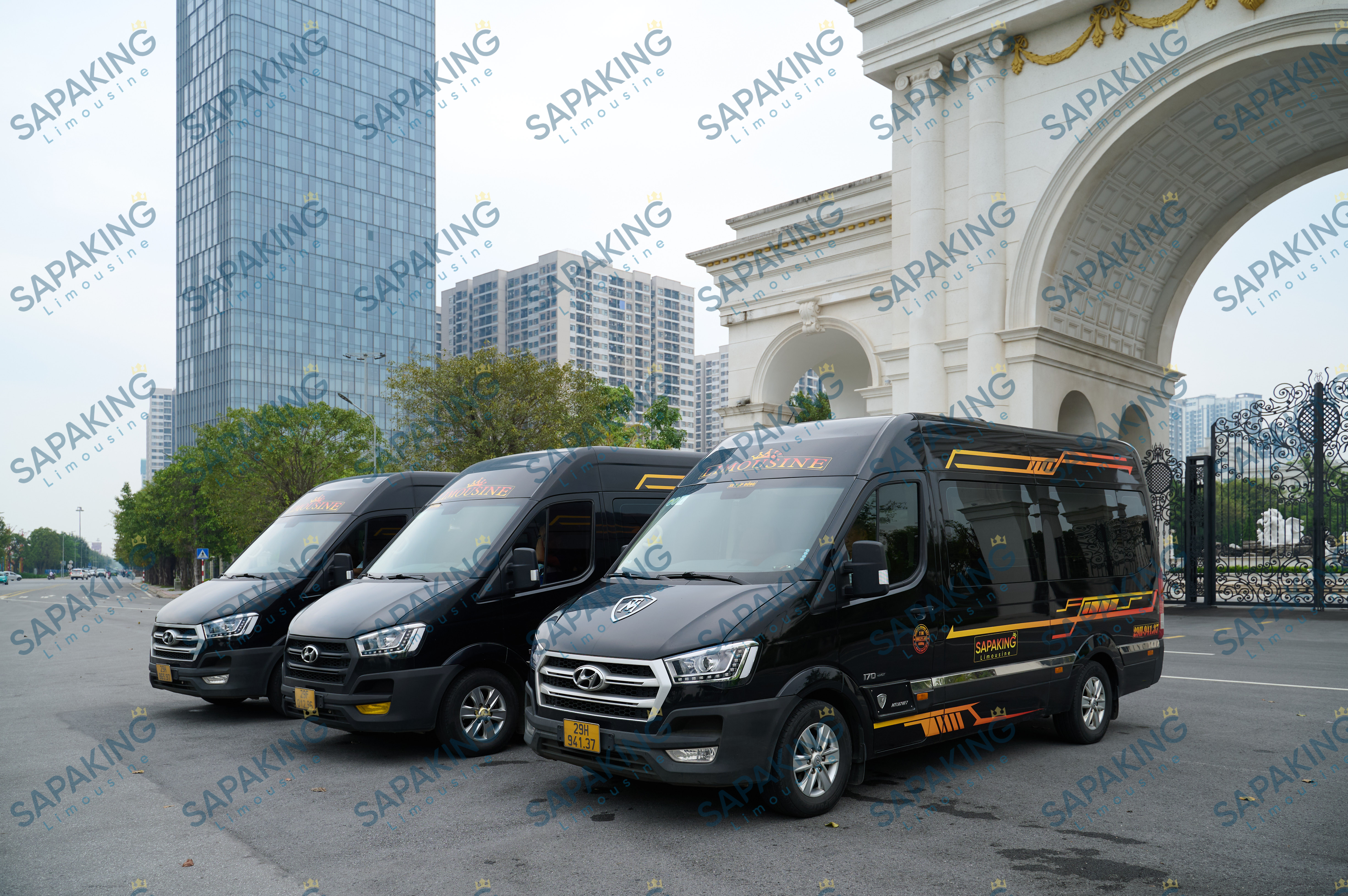 Trang chủ 1 Private Limousine Luxury van 11 Seater Hanoi - Sapa - Hanoi ( 1 Way )